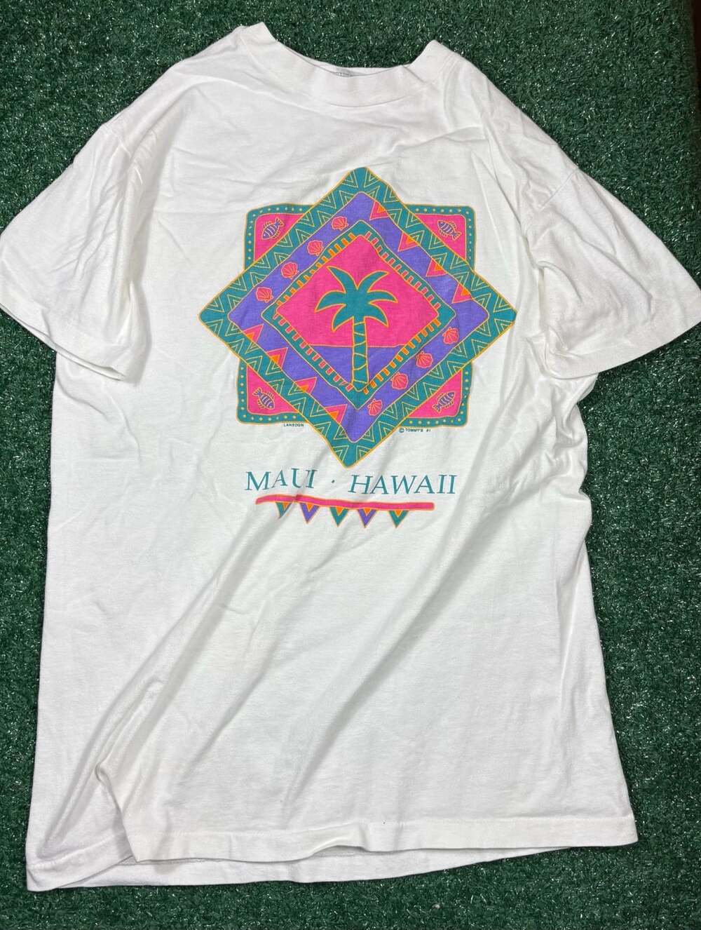 Hanes Maui Hawaii T-Shirt Size M 38-40 White Graphic Souvenir 90s Vintage